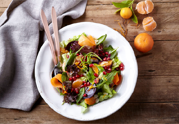 Σαλάτα με Παντζάρι, Μανταρίνι και Αμύγδαλα image