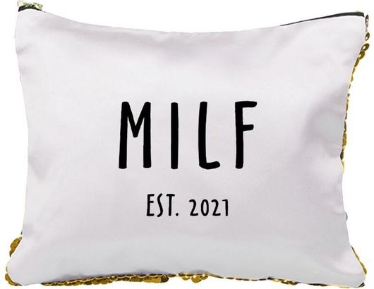 Νεσεσέρ Milf με Πούλιες Χρυσό