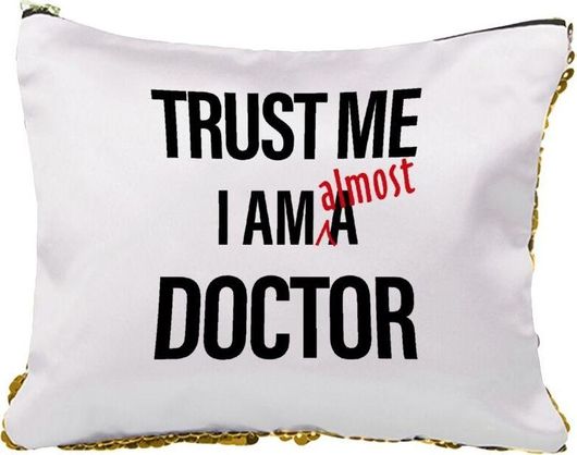 Νεσεσέρ Τσαντάκι Trust Me I Am Almost Doctor με Πούλιες Sequin Χρυσό