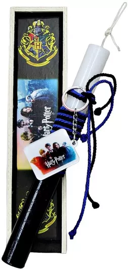 Πασχαλινή Λαμπάδα Gerakis 24Δ021 Μπρελόκ Harry Potter Σετ με Ξύλινο Κουτί 28x7x5cm Λευκό / Μαύρο