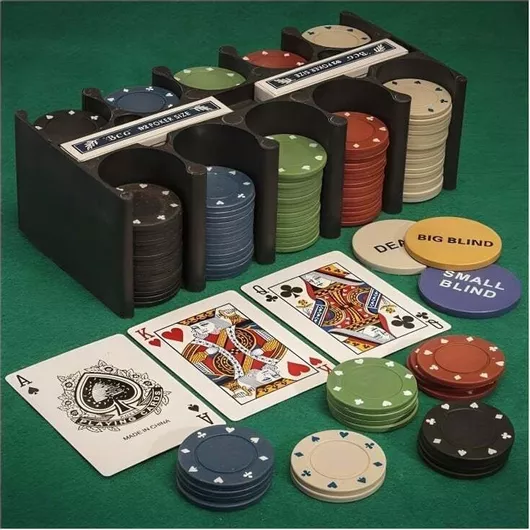 Σετ Μάρκες Poker σε Μεταλλικό Κουτί Αριθμημένες με 2 Τράπουλες &Τσόχα 200τμχ