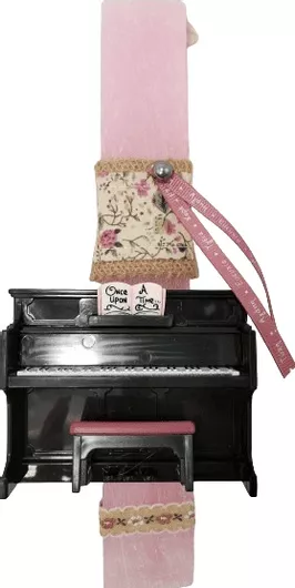 Πασχαλινή Λαμπάδα Romvous Αρωματική με Πιάνο Σκαμπό 25x4cm Ροζ