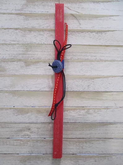 Πασχαλινή Λαμπάδα Δανιηλίδη με Διακοσμητικό Κεραμικό Στοιχείο Κόκκινο