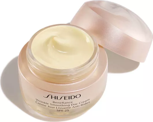 Κρέμα Προσώπου Shiseido Benefiance Ημέρας με SPF25 για Ενυδάτωση Αντιγήρανση & Ανάπλαση 50ml
