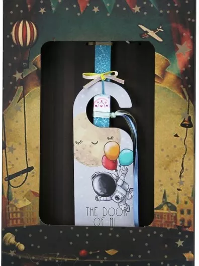 Πασχαλινή Λαμπάδα Synchronia LA23015H Τετράγωνη με Στολίδι Ταμπέλα Πόμολου - Αστροναύτης Πολύχρωμο