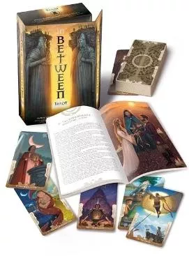 In Between Tarot Kit Janine Worthington Lo Scarabeo
