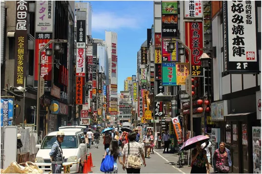 Πίνακας Lively Street in Tokyo Lively Street στο Τόκιο 80x50cm