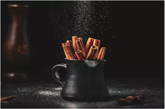 Πίνακας Cinnamon Sticks in Ceramic Mug Ξυλάκια κανέλας σε Κεραμική Κούπα 200x130cm