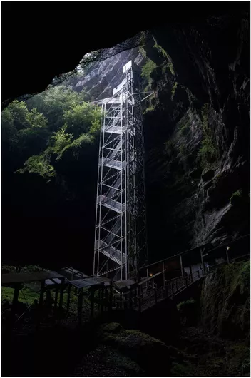 Πίνακας Underground Elevator Shaft Υπόγειος Φρέαρ Ανελκυστήρων 80x120cm