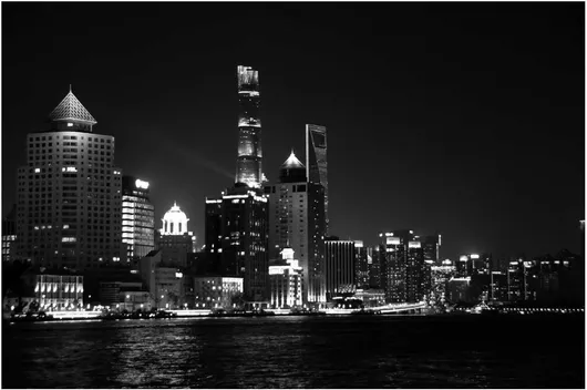 Πίνακας Black and White Cityscape at Night Ασπρόμαυρο αστικό τοπίο τη νύχτα 80x50cm