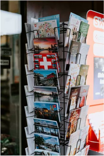 Πίνακας Postcard Display Shelf in a Store Ράφι προβολής καρτ ποστάλ σε κατάστημα 60x90cm