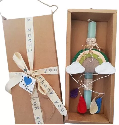 Πασχαλινή Λαμπάδα Χειροποίητη σε γαλάζιο χρώμα με σχέδιο ουράνιο τόξο Fait a la main by Xrysa