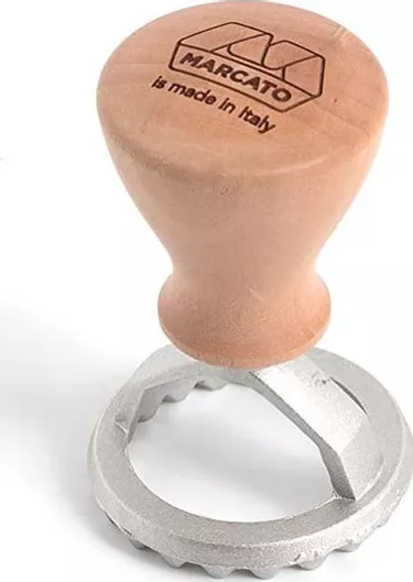 Marcato Σφραγίδα-Κόφτης Αλουμινίου για Ζύμες και Ζυμαρικά Ravioli με Ξύλινη Λαβή Design Κύκλος 48mm