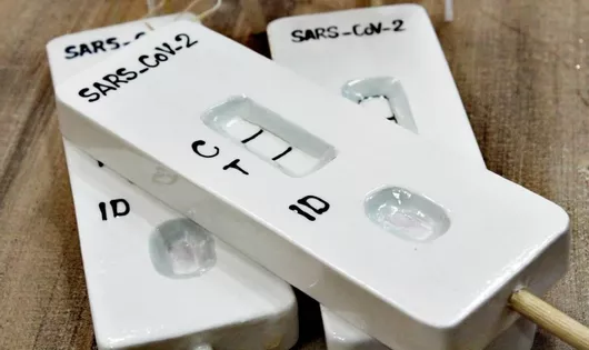 Πασχαλινή Λαμπάδα Ράπιντ 21x8x2.5cm