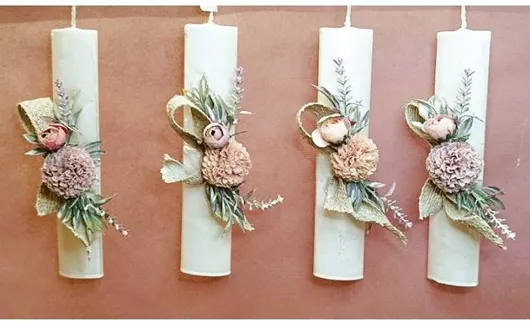 Πασχαλινή Λαμπάδα Αρωματική Λουλούδια σε Πλακέ Κερί Κοντό 24109