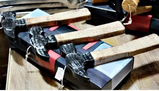 Πασχαλινή Λαμπάδα Σφυρί 000327