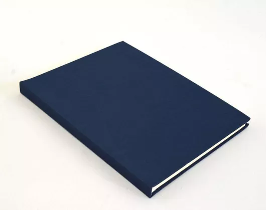 ΒΙΒΛΙΟ ΕΥΧΩΝ ΥΦΑΣΜΑΤΙΝΟ 22Χ28 ΛΙΝΟ ΜΠΛΕ NAVY