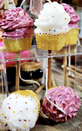 Λαμπάδα Cupcake, Κατασκευαστής: Λευκό, Κωδικός MPΝ: [εισάγετε MPN], Διαστάσεις: [εισάγετε διαστάσεις], Ποσότητα: [εισάγετε ποσότητα], Χρώμα: Λευκό