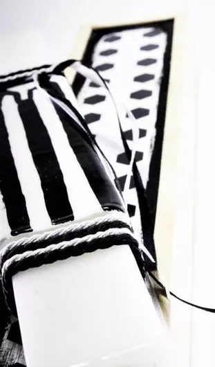 Gerakis Λαμπάδα Ξύλινο Κουτί Λευκό / Μαύρο