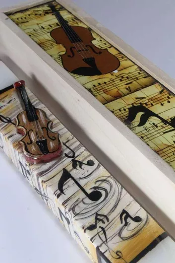 Πασχαλινή Λαμπάδα Στρογγυλή με Κουτί Βιολι