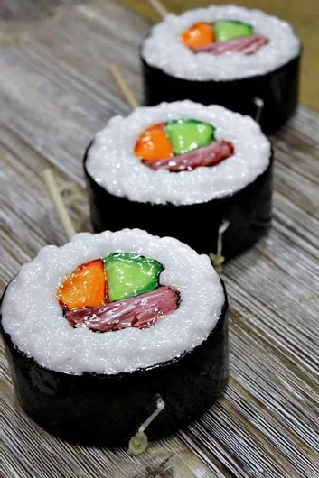 Πασχαλινή Λαμπάδα Στρογγυλή 10.2cm.