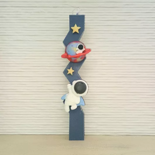 Πασχαλινή Λαμπάδα Στρογγυλή Αρωματική Χειροποίητη Κερί Αστροναύτης Λευκό