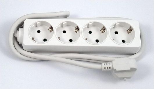 Muzik Πολύπριζο 4 Θέσεων με Καλώδιο 1.5m