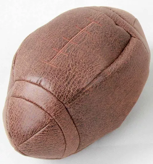 Pawise Vintage Squeaky Μπάλα Παιχνίδι Σκύλου Σκύλου Medium 20cm Καφέ 1τμχ