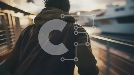 Intra Συλλεκτικό Ξύλινο Παζλ Plywood  4mm - Άτομο που περπατά κατά μήκος του υπαίθριου διαδρόμου Σε Ξύλινο Κουτί - Διαστάσεις Puzzle: 10x10 cm – 25 κομμάτια