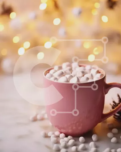 Intra Συλλεκτικό Ξύλινο Παζλ Plywood  4mm - Ζεστό κακάο με Marshmallows και Χριστουγεννιάτικα Φωτάκια Σε Ξύλινο Κουτί - Διαστάσεις Puzzle: 10x10 cm – 25 κομμάτια