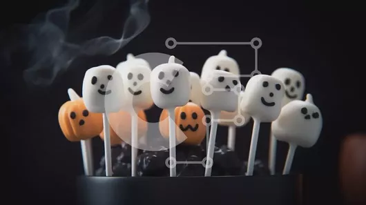 Intra Συλλεκτικό Ξύλινο Παζλ Plywood  4mm - Cake Pops με θέμα το Halloween με Marshmallows σε σχήμα φαντασμάτων σε ξυλάκια κολοκύθας Σε Ξύλινο Κουτί - Διαστάσεις: 10x10 cm – 25 κομμάτια