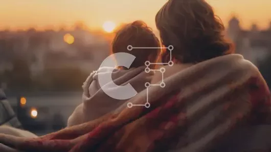 Intra Συλλεκτικό Ξύλινο Παζλ Plywood  4mm - Μητέρα και παιδί που απολαμβάνουν τη θέα στην πόλη στο ηλιοβασίλεμα Σε Ξύλινο Κουτί - Διαστάσεις Puzzle: 10x10 cm – 25 κομμάτια