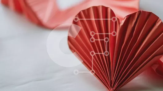 Intra Συλλεκτικό Ξύλινο Παζλ Plywood  4mm - Κόκκινες καρδιές Origami σε λευκή επιφάνεια Σε Ξύλινο Κουτί - Διαστάσεις Puzzle: 10x10 cm – 25 κομμάτια