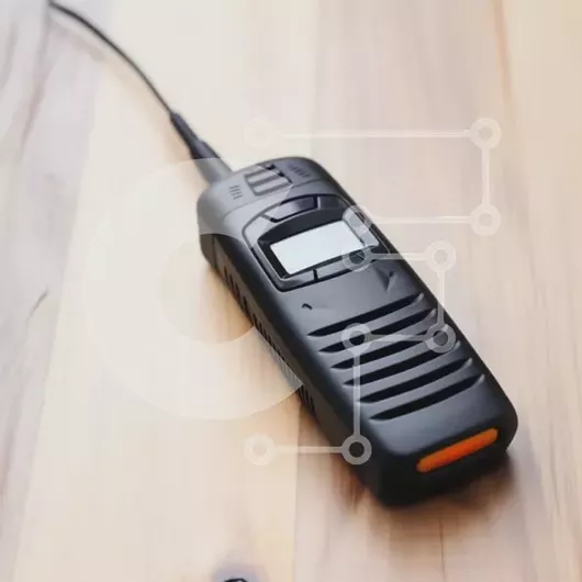 Intra Συλλεκτικό Ξύλινο Παζλ Plywood  4mm - Φορητό ραδιόφωνο διπλής κατεύθυνσης σε ξύλινη επιφάνεια Σε Ξύλινο Κουτί - Διαστάσεις Puzzle: 10x10 cm – 25 κομμάτια