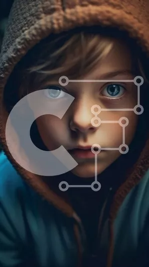 Intra Συλλεκτικό Ξύλινο Παζλ Plywood  4mm - Πορτρέτο ενός νεαρού αγοριού που φοράει κουκούλα και κοιτάζει την κάμερα με μπλε μάτια Σε Ξύλινο Κουτί - Διαστάσεις Puzzle: 10x10 cm – 25 κομμάτια