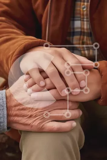 Intra Συλλεκτικό Ξύλινο Παζλ Plywood  4mm - Υποστήριξη και φροντίδα: Ένα άτομο που κρατά τα χέρια του άλλου Σε Ξύλινο Κουτί - Διαστάσεις Puzzle: 10x10 cm – 25 κομμάτια