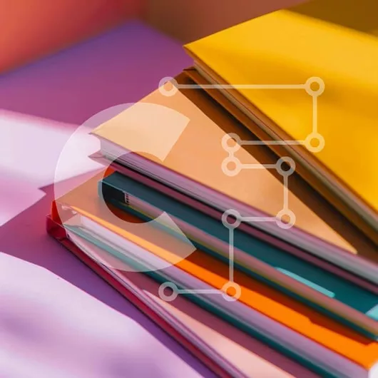 Intra Συλλεκτικό Ξύλινο Παζλ Plywood  4mm - Πολύχρωμη στοίβα βιβλίων Σε Ξύλινο Κουτί - Διαστάσεις Puzzle: 10x10 cm – 25 κομμάτια