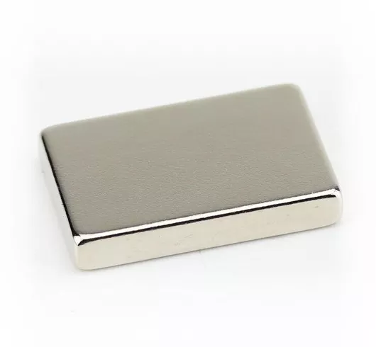 Μαγνήτης Παραλληλεπίπεδος 30x20x5mm Νεοδυμίου Δύναμη Έλξης 15kg