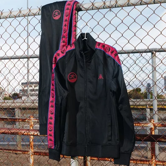 Kappa x Lex Unisex Συλλεκτικό Σετ Φόρμας Γυαλιστερό Μαυρο